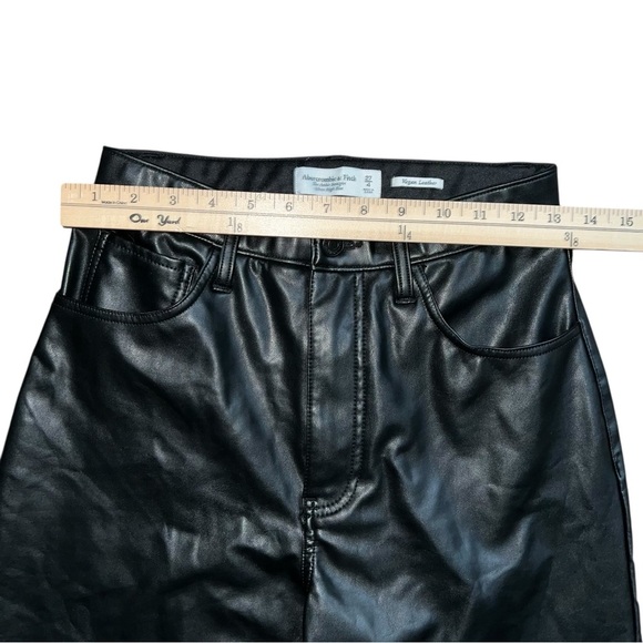Abercrombie & Fitch Vegan Leather Curve Love pants size 27/4 - Picture 6 of 10
